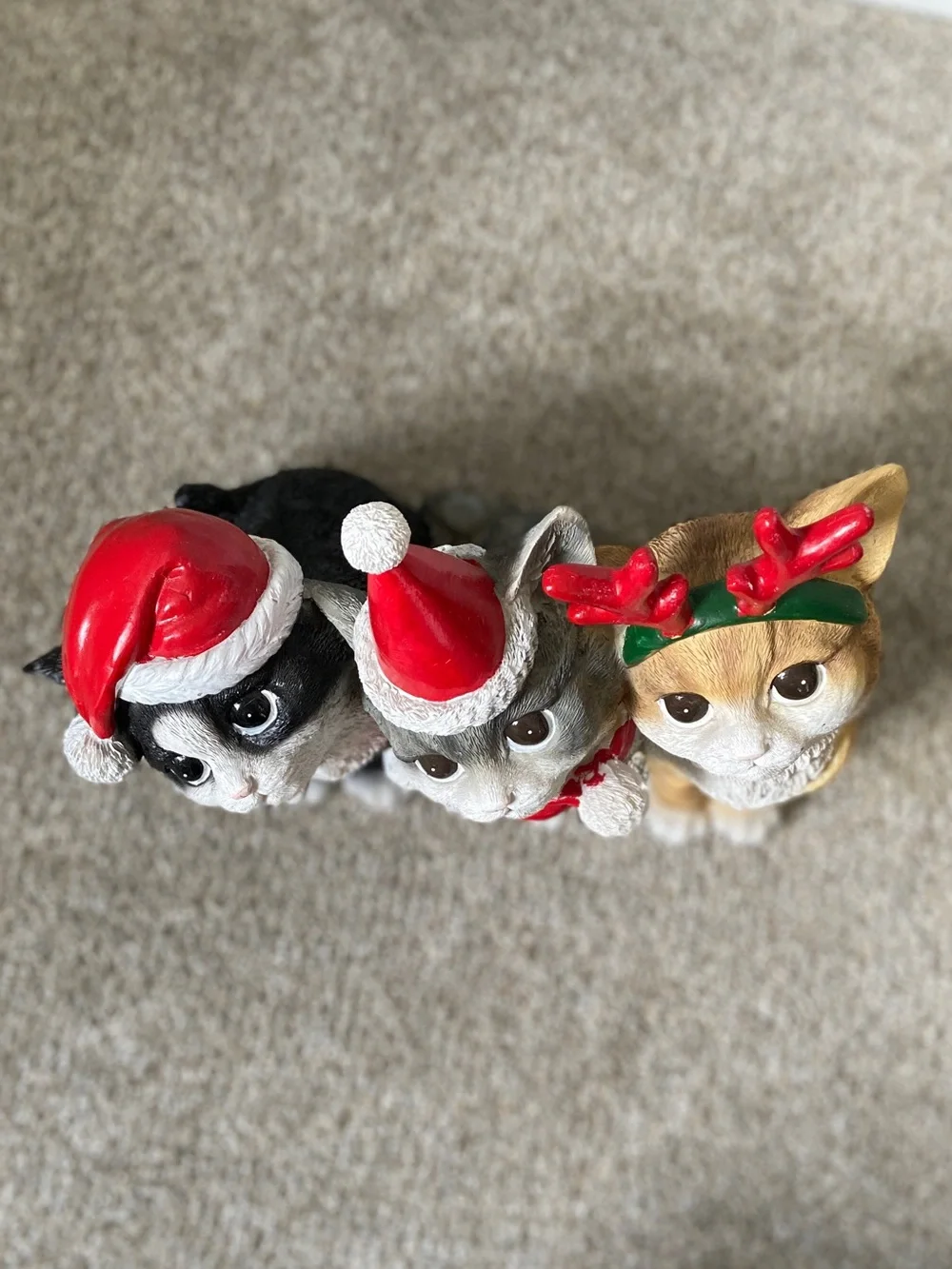 NWOT Christmas Holiday Cat Trio Resin Statue Decor TJ Maxx
